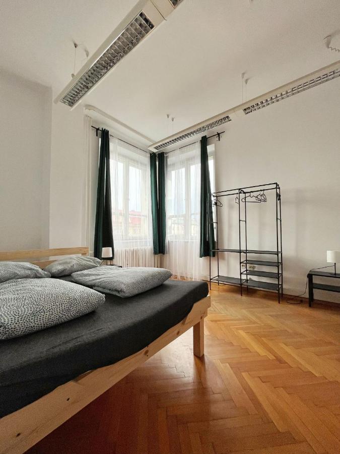 Nice View Rooms In Old Town Краков Экстерьер фото