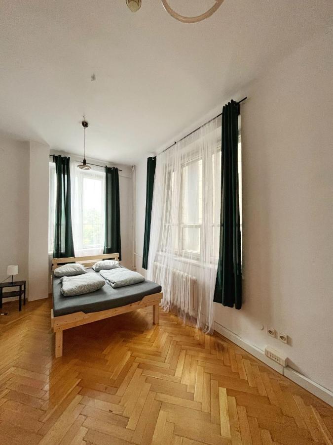 Nice View Rooms In Old Town Краков Экстерьер фото